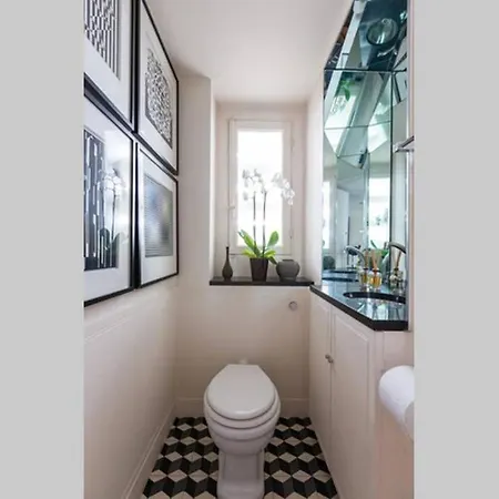 Central Paris, Spacious, Gourmet Kitchen, Historical, Ballroom, Sauna Apartment Paris