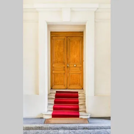 Central Paris, Spacious, Gourmet Kitchen, Historical, Ballroom, Sauna *