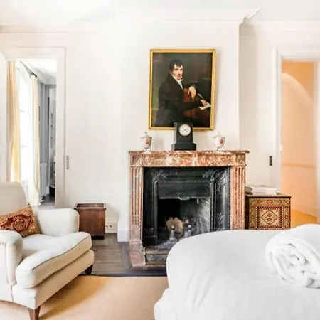 Central Paris, Spacious, Gourmet Kitchen, Historical, Ballroom, Sauna