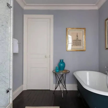 Central Paris, Spacious, Gourmet Kitchen, Historical, Ballroom, Sauna Apartment