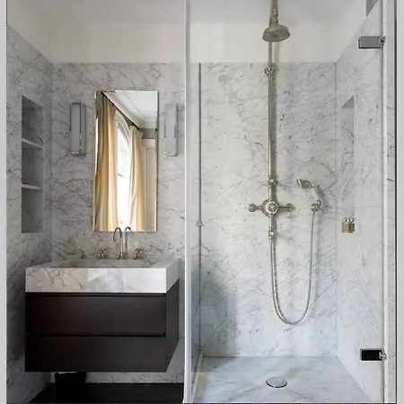 Central Paris, Spacious, Gourmet Kitchen, Historical, Ballroom, Sauna *