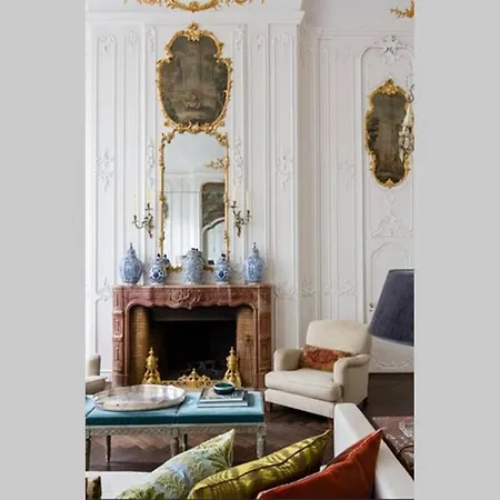 Central Paris, Spacious, Gourmet Kitchen, Historical, Ballroom, Sauna Apartment