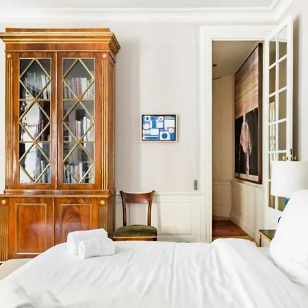 Apartment Central Paris, Spacious, Gourmet Kitchen, Historical, Ballroom, Sauna