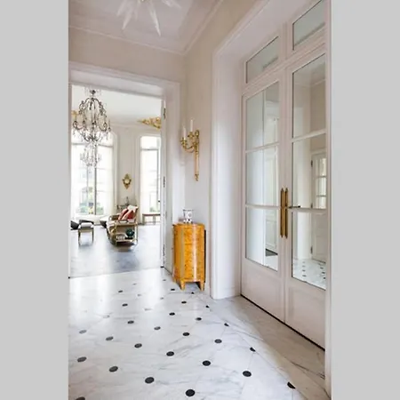Central Paris, Spacious, Gourmet Kitchen, Historical, Ballroom, Sauna Apartment *